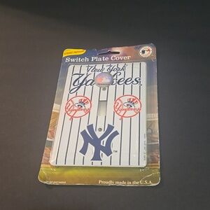 RARE NEW YORK MLB METAL LIGHT SWITCH PLATE